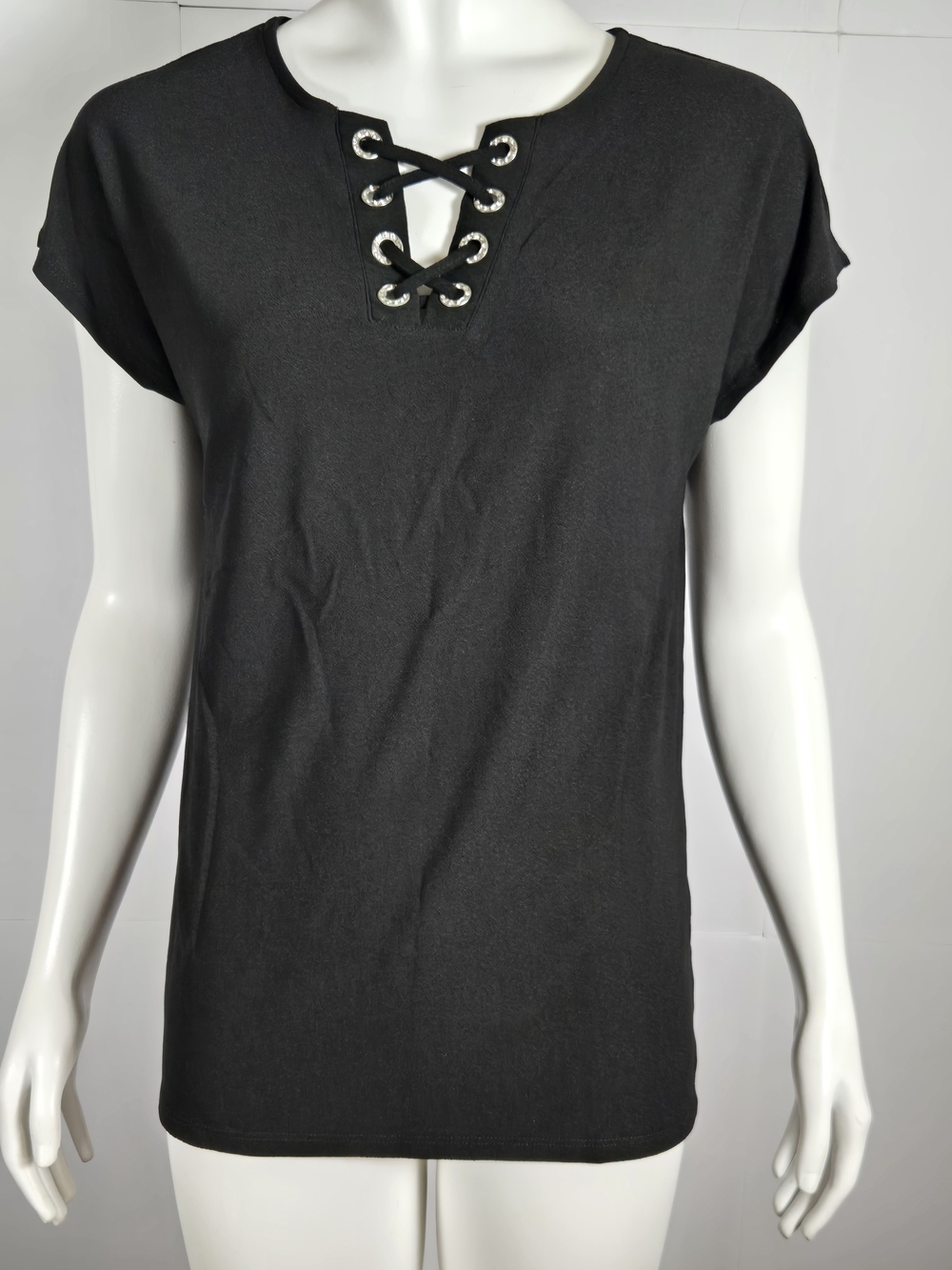 89th & Madison Black Short Sleeve Lace-Up Tee